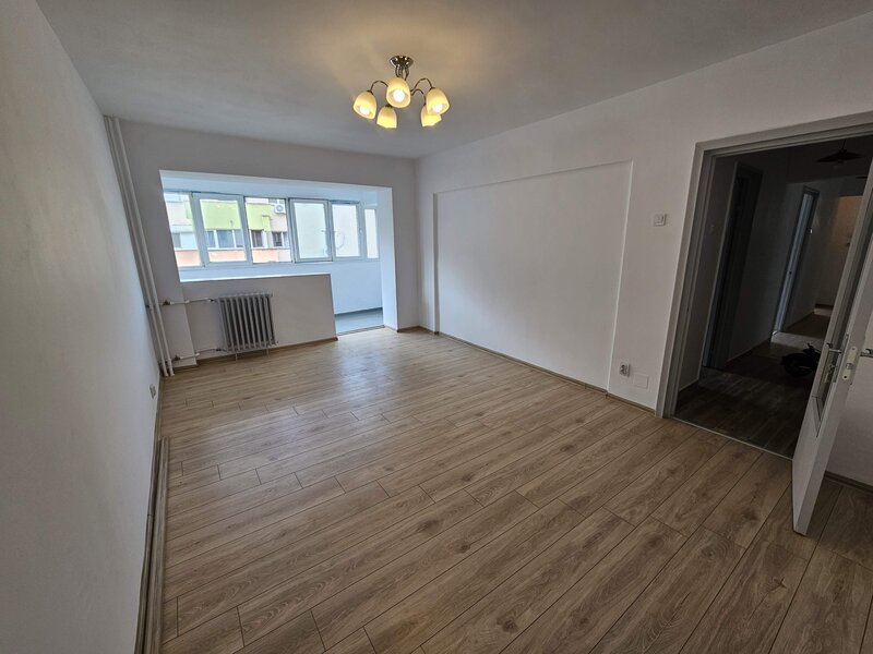 Iancului, renovat, Magura Vulturului, 2 balcoane