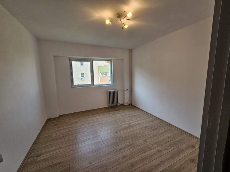 Iancului, renovat, Magura Vulturului, 2 balcoane