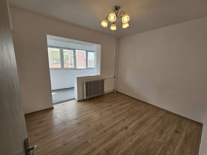 Iancului, renovat, Magura Vulturului, 2 balcoane