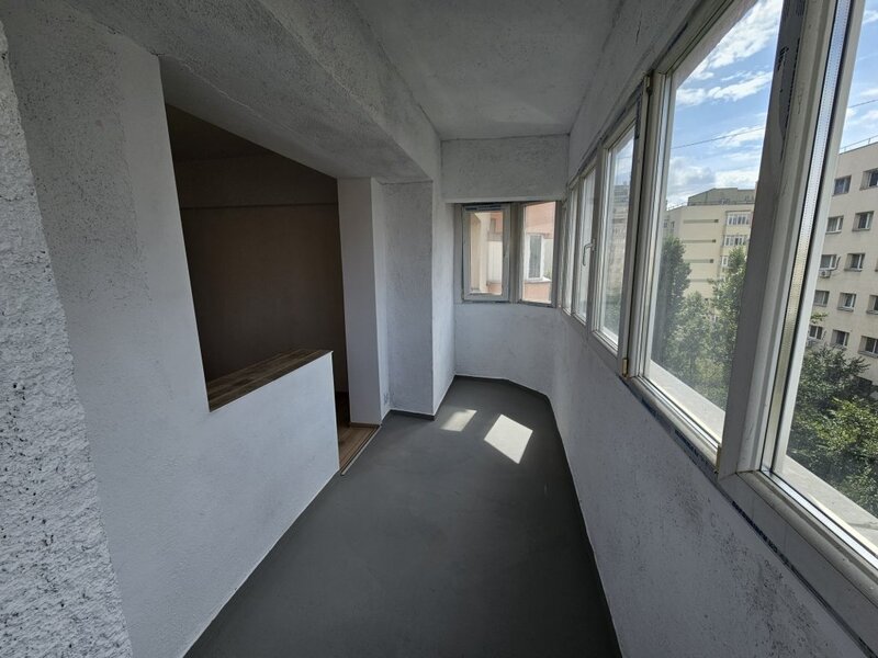 Iancului, renovat, Magura Vulturului, 2 balcoane